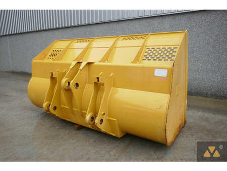 *** other devices ***  Caterpillar 930 Bucket (2)