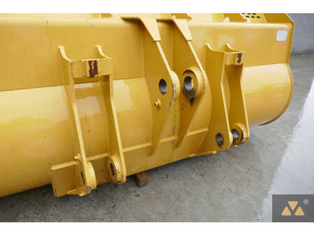 *** other devices ***  Caterpillar 930 Bucket (7)