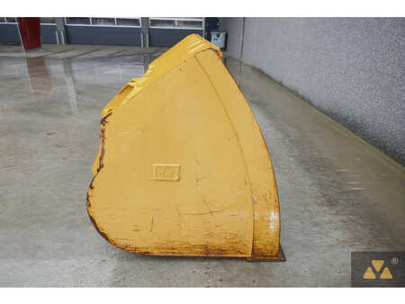 *** other devices ***  Caterpillar 930 Bucket (9)