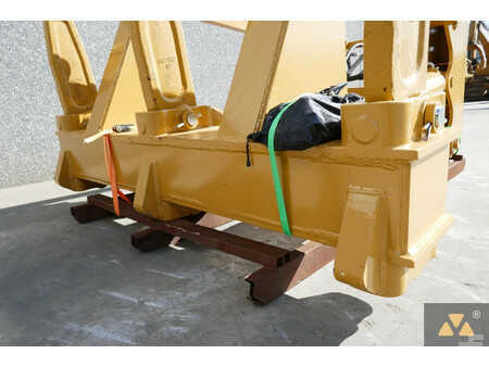 *** Ostatní *** - Caterpillar D7R Ripper (13)