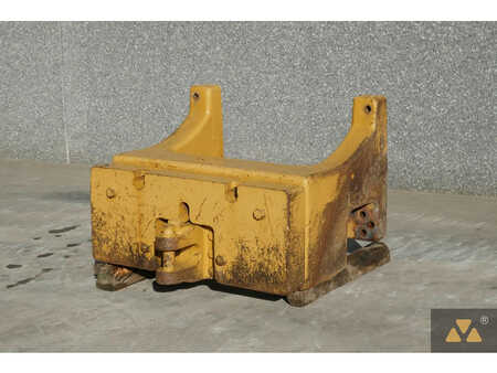 *** other devices ***  Caterpillar D8T Counterweight (3)