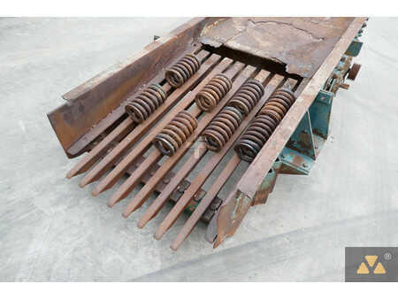 *** Ostatní *** 1999  KUE-KEN Feeder (7)