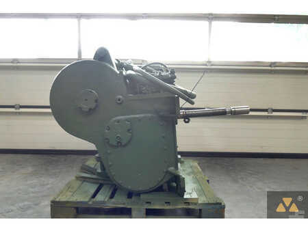 *** other devices ***  Caterpillar 57 Winch (2)