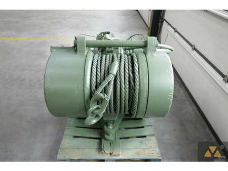 *** other devices ***  Caterpillar 57 Winch (7)