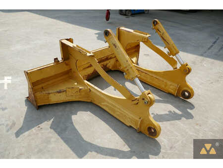 Caterpillar Skidder blade