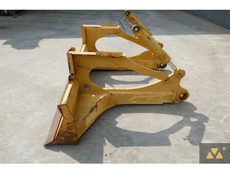 *** Overige *** 2015  Caterpillar Skidder blade (5)