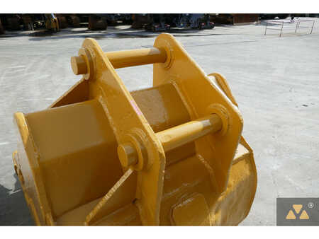 Caterpillar 330 Bucket