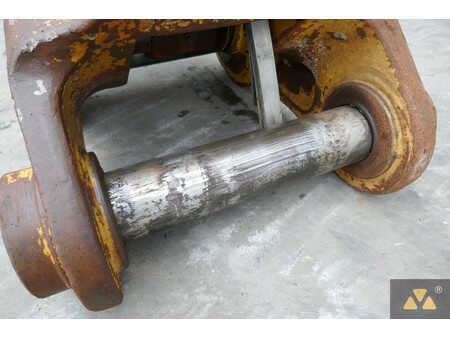 Caterpillar 352 Quick coupler