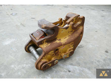 Caterpillar 352 Quick coupler