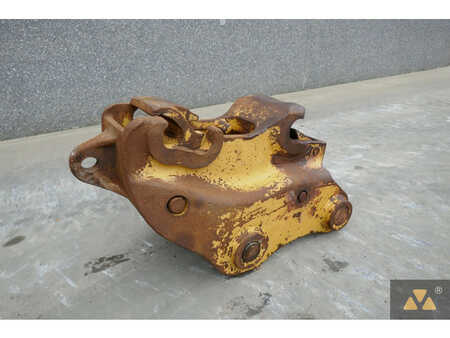 Caterpillar 352 Quick coupler