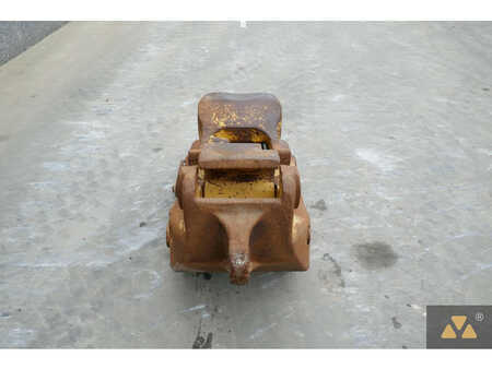 Caterpillar 352 Quick coupler