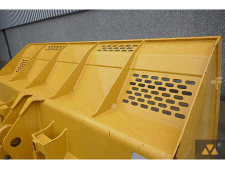 *** Ostatní *** - Caterpillar 930 Bucket (12)