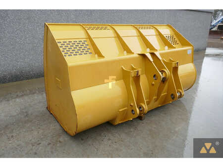 *** Otros ***  Caterpillar 930 Bucket (4)