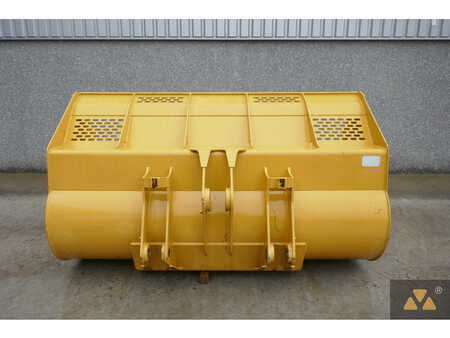 *** Otros ***  Caterpillar 930 Bucket (5)