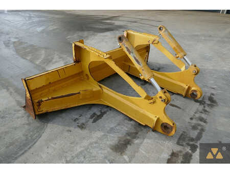 Caterpillar Skidder blade