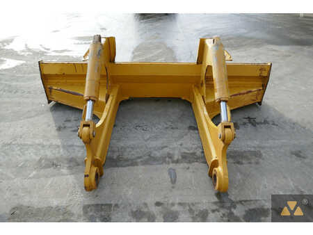 Caterpillar Skidder blade