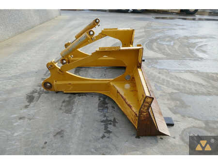 Caterpillar Skidder blade