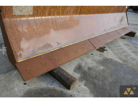 Caterpillar Skidder blade