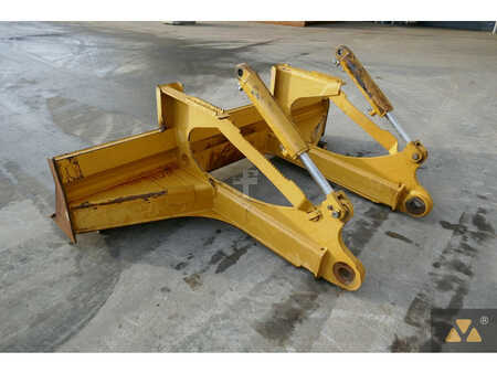 Caterpillar Skidder blade