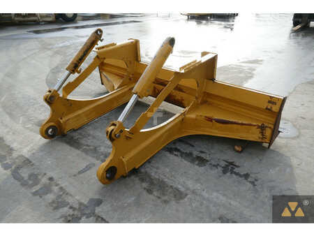 Caterpillar Skidder blade