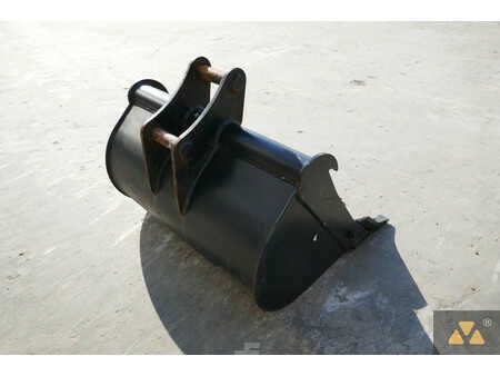 *** Egyéb *** - [div] Bucket (21)