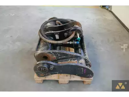 *** Egyéb *** 2021  Caterpillar 950M Quick coupler (5)