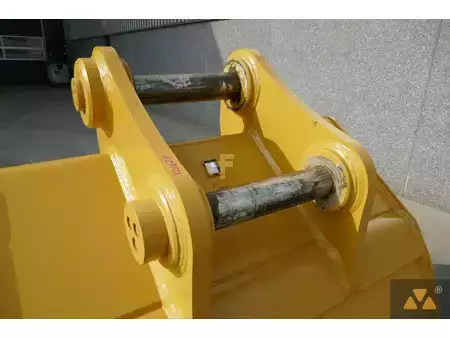 *** Ellers *** - GEITH Bucket Cat 352 (10)