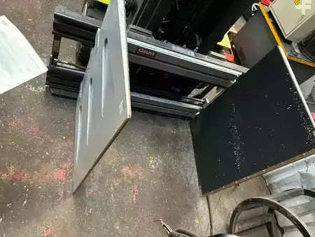 Čelisti na balíky 2023  Non renseigné pince (1)