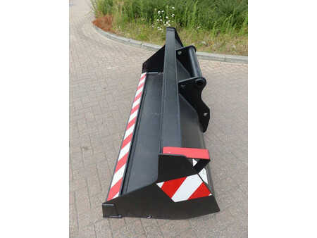 *** ulteriore *** 2022  Manitou CBR 1000 Liter (5)