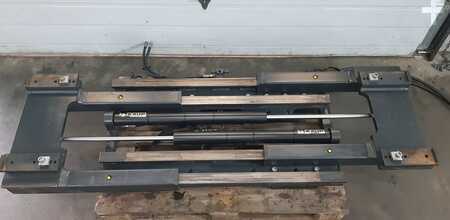 Fork adjustment equipment with sideshift 2019  Kaup 3T 410 Z (2)