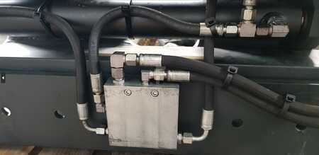 Fork adjustment equipment with sideshift 2019  Kaup 3T 410 Z (5)