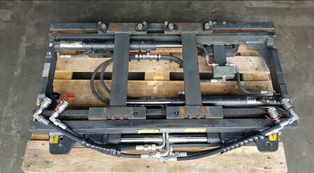 Positionneur de fourches à déplacement latéral 2021  Kaup 3.5T 466B (2)