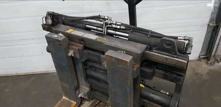 Positionneur de fourches à déplacement latéral 2015  Kaup 3T 410Z 560-1860mm 3A (2)