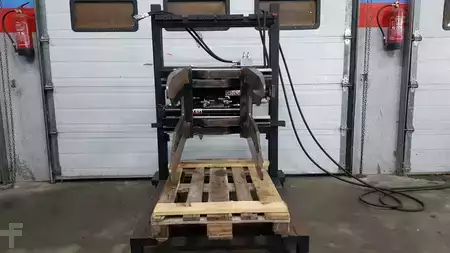 Pallet Inverter, 360° rotating 2019  Meyer 5-3002K (1)
