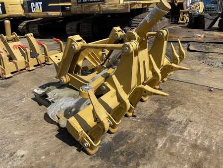 *** other devices ***  Caterpillar 16h 16g ripper (2)