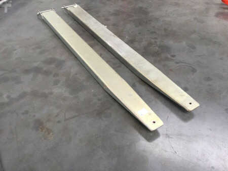 Haarukat 2020  [div] Orangeparts 2200 mm (2)