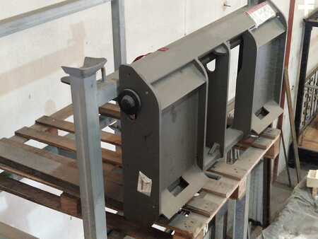 Pantograaf - [div] AUSA - tablero portahorquillas enganche universal (3)