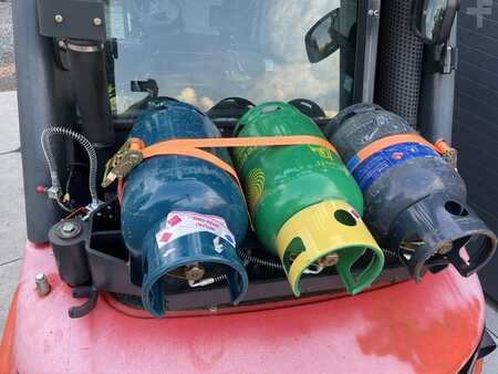 Tilbehør 2025  Linde Holder for 3 LPG cylinders bottles 396 H60 H70 H80 (1)