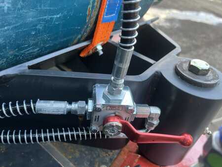 Tilbehør 2025  Linde Holder for 3 LPG cylinders bottles 396 H60 H70 H80 (5)