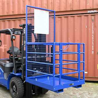 Platforma robocza 2025 Pallit CAGE-IN (1)