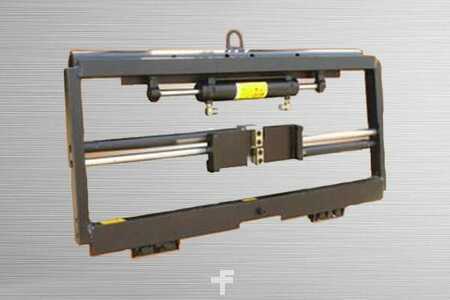 Posizionatore forche con traslatore integrato 2025  [div] FEM 2 EN FEM 3 (2)