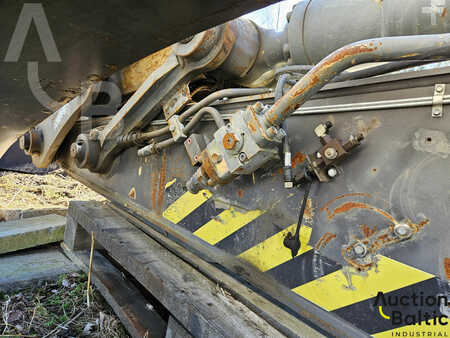 *** Andre enheter *** 2014  Volvo Boom from Volvo 220 DL excavator (9)