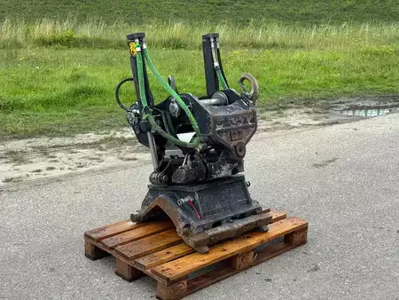*** Sonstiger *** 2018  Doosan Draaikantelstuk Steelwrist X12 CW30 (1)