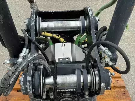 *** Sonstiger *** 2018  Doosan Draaikantelstuk Steelwrist X12 CW30 (10)