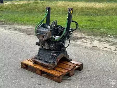 *** Sonstiger *** 2018  Doosan Draaikantelstuk Steelwrist X12 CW30 (2)