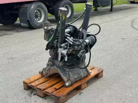 *** Sonstiger *** 2018  Doosan Draaikantelstuk Steelwrist X12 CW30 (6)
