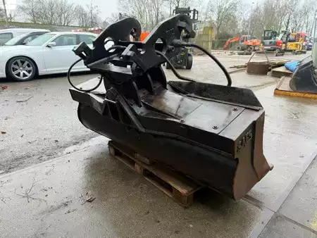 *** Autres *** - 4 Different tiltbucket / kantelbak / Schwenklöffel (20)