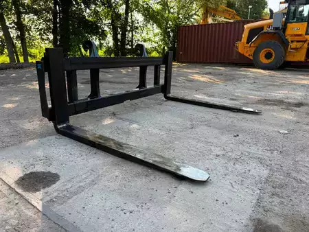 Forks 2025  [div] volvo palletforks 240cm wide! / palletvorken (10)
