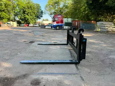 Forks 2025  [div] volvo palletforks 240cm wide! / palletvorken (4)