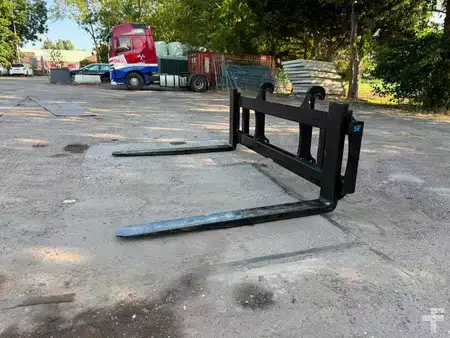 Forks 2025  [div] volvo palletforks 240cm wide! / palletvorken (5)